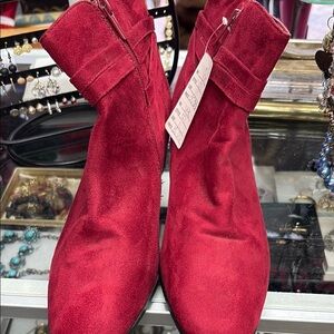 Elegant Red Suede Ankle Boots